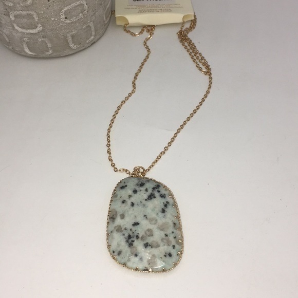 Jewelry - Kiwi stone Cat eye natural stone pendant necklace